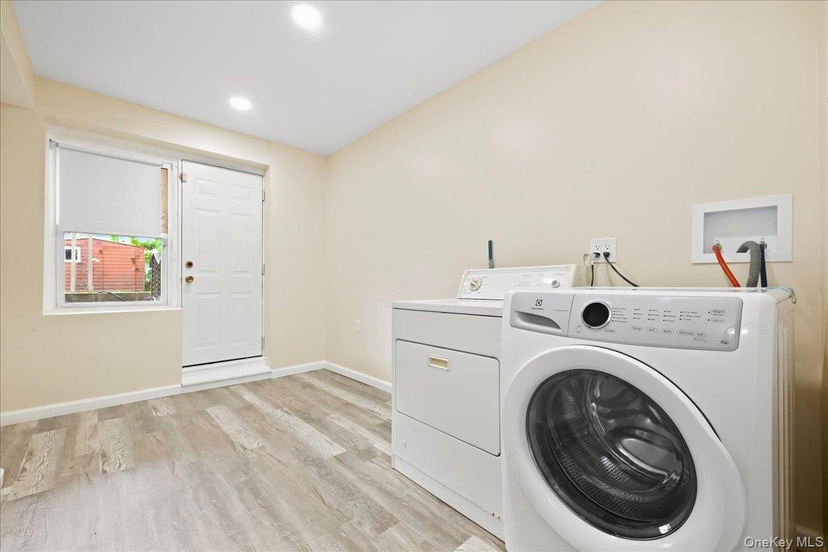 Single Family Little Neck Parkway Queens, NY 11001, MLS-1054411-25