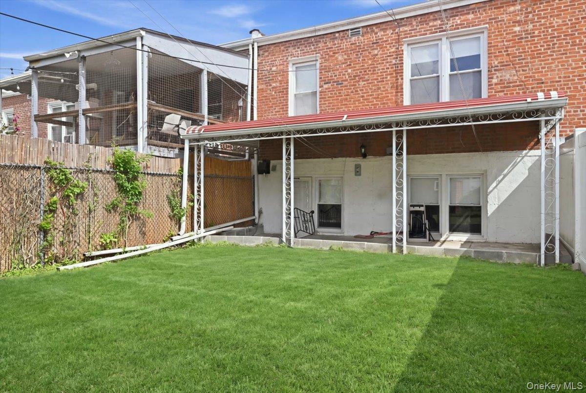 Single Family Little Neck Parkway  Queens, NY 11001, MLS-1054411-31
