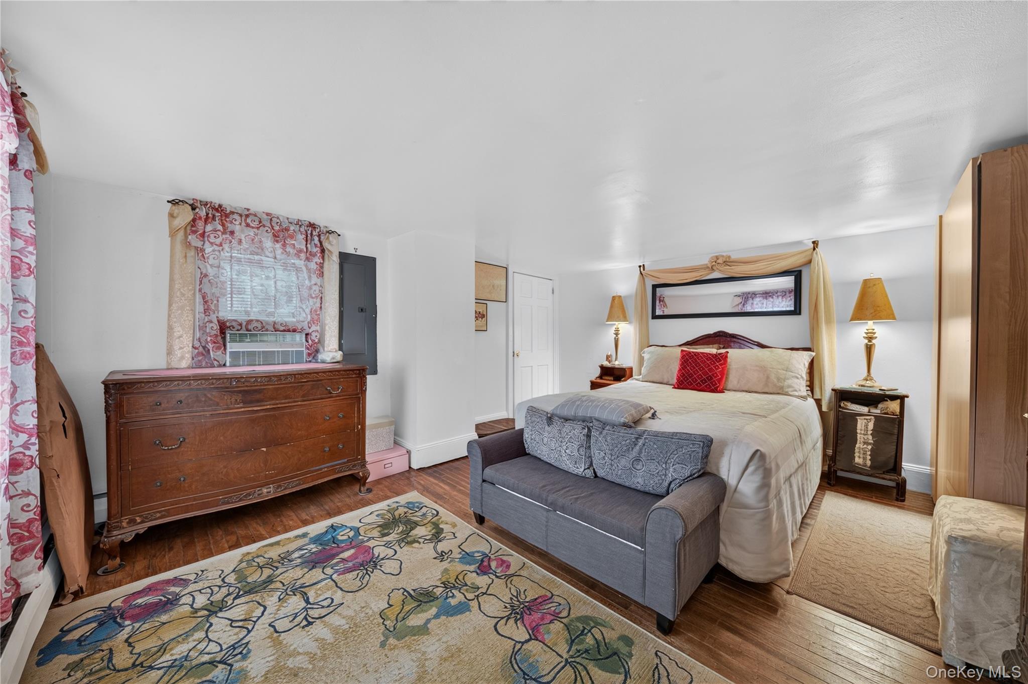 Single Family Northern Boulevard  Nassau County, NY 11576, MLS-1054414-12