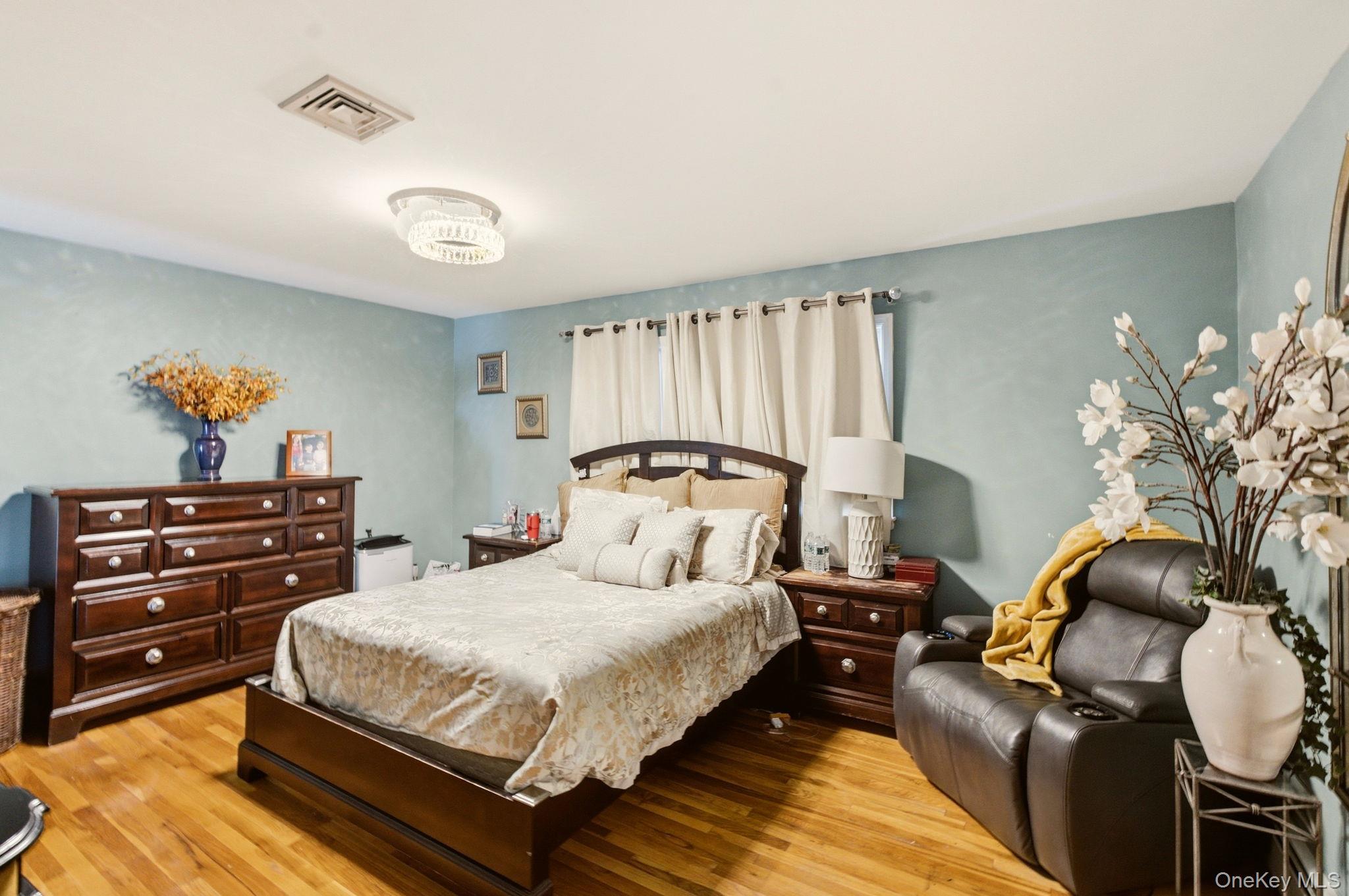 Single Family Hewlett Avenue  Nassau County, NY 11566, MLS-1054427-20
