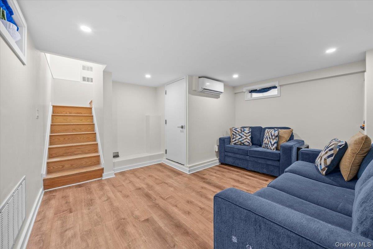 Single Family E 55th Street Brooklyn, NY 11234, MLS-1054430-15