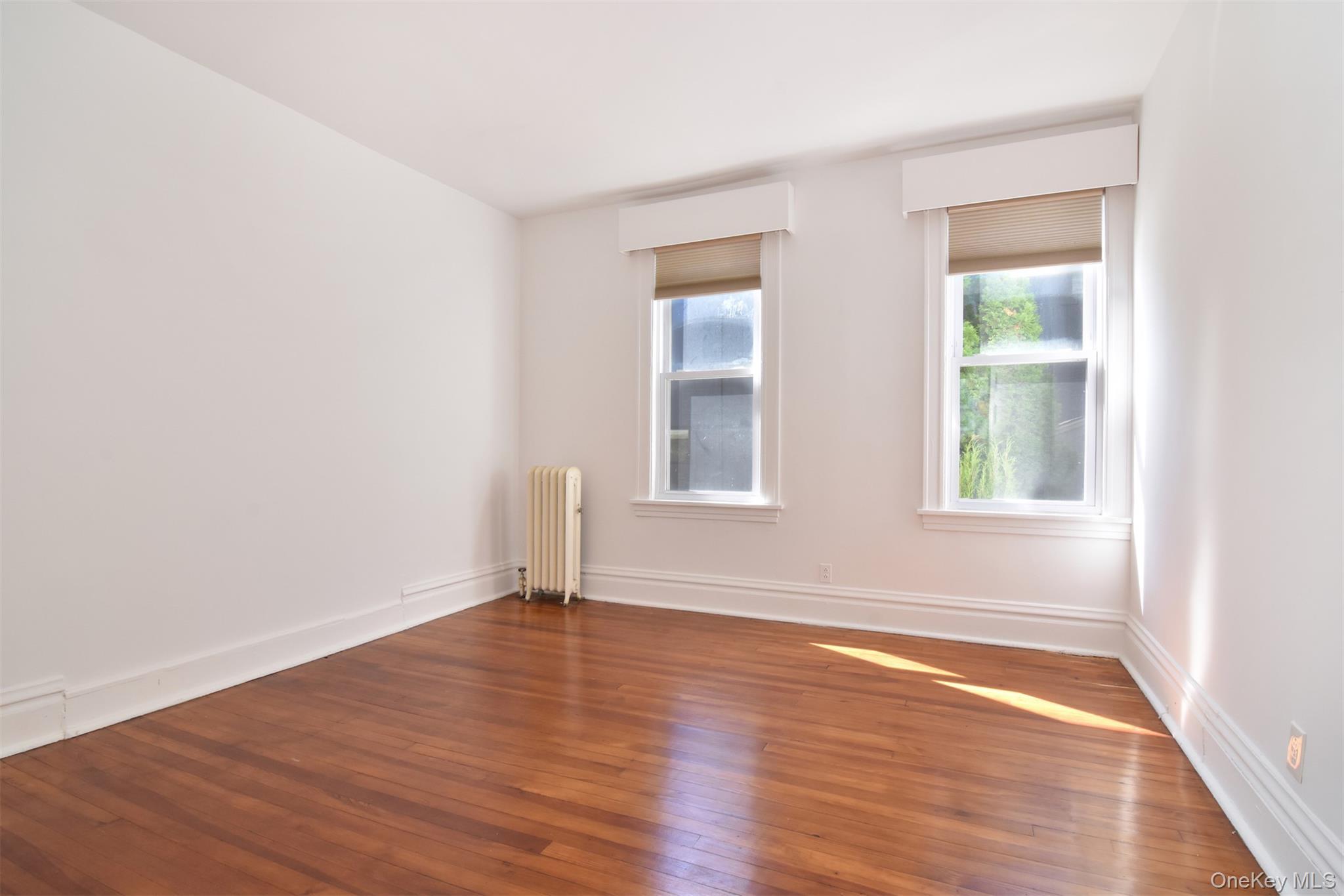 Single Family Southgate Avenue Westchester County, NY 10706, MLS-1054438-12
