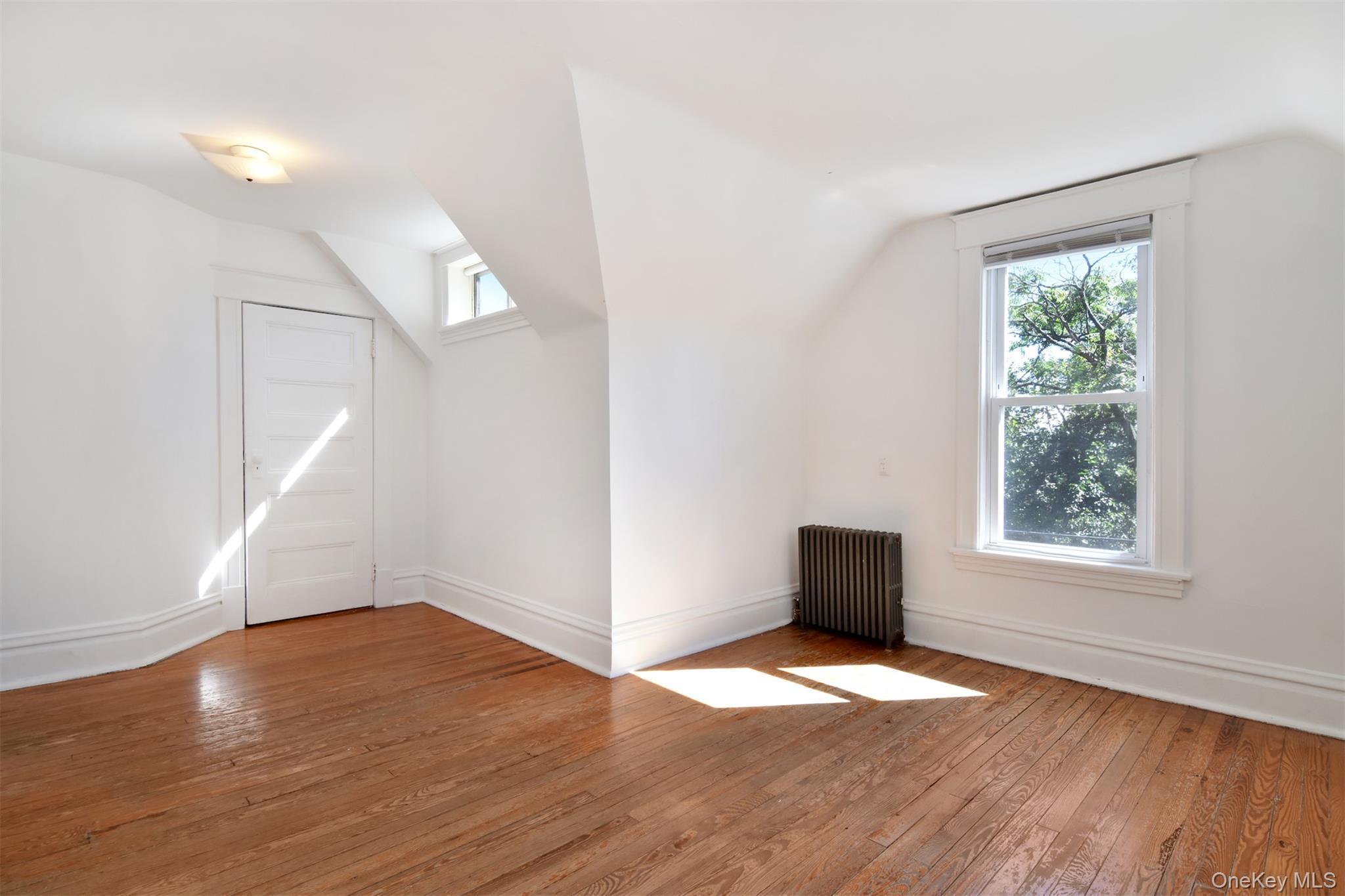 Single Family Southgate Avenue Westchester County, NY 10706, MLS-1054438-21