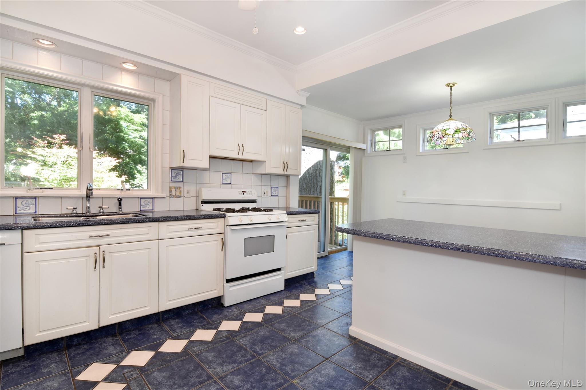 Single Family Southgate Avenue Westchester County, NY 10706, MLS-1054438-6