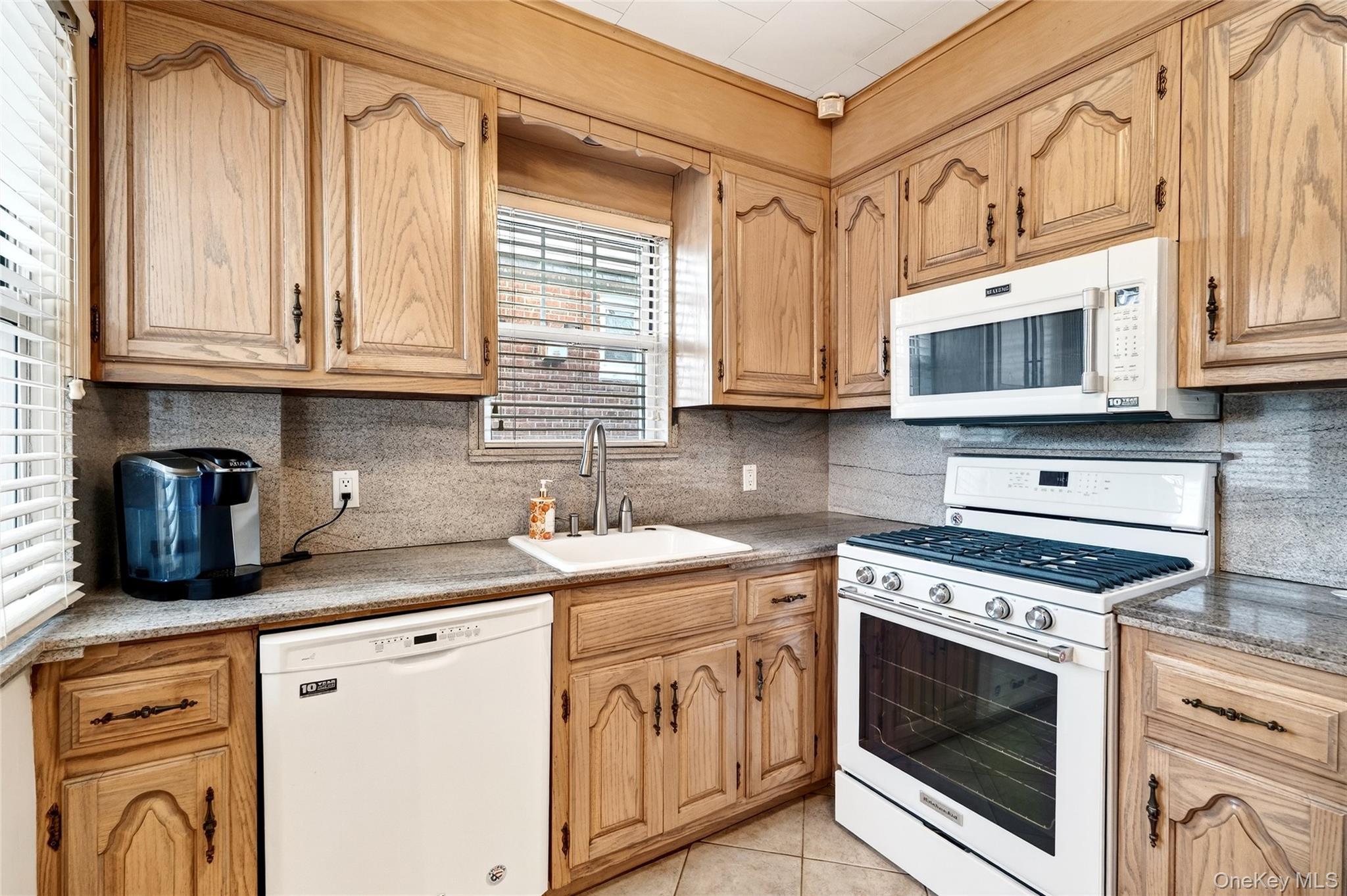 Single Family Country Club Road Bronx, NY 10465, MLS-1054478-18