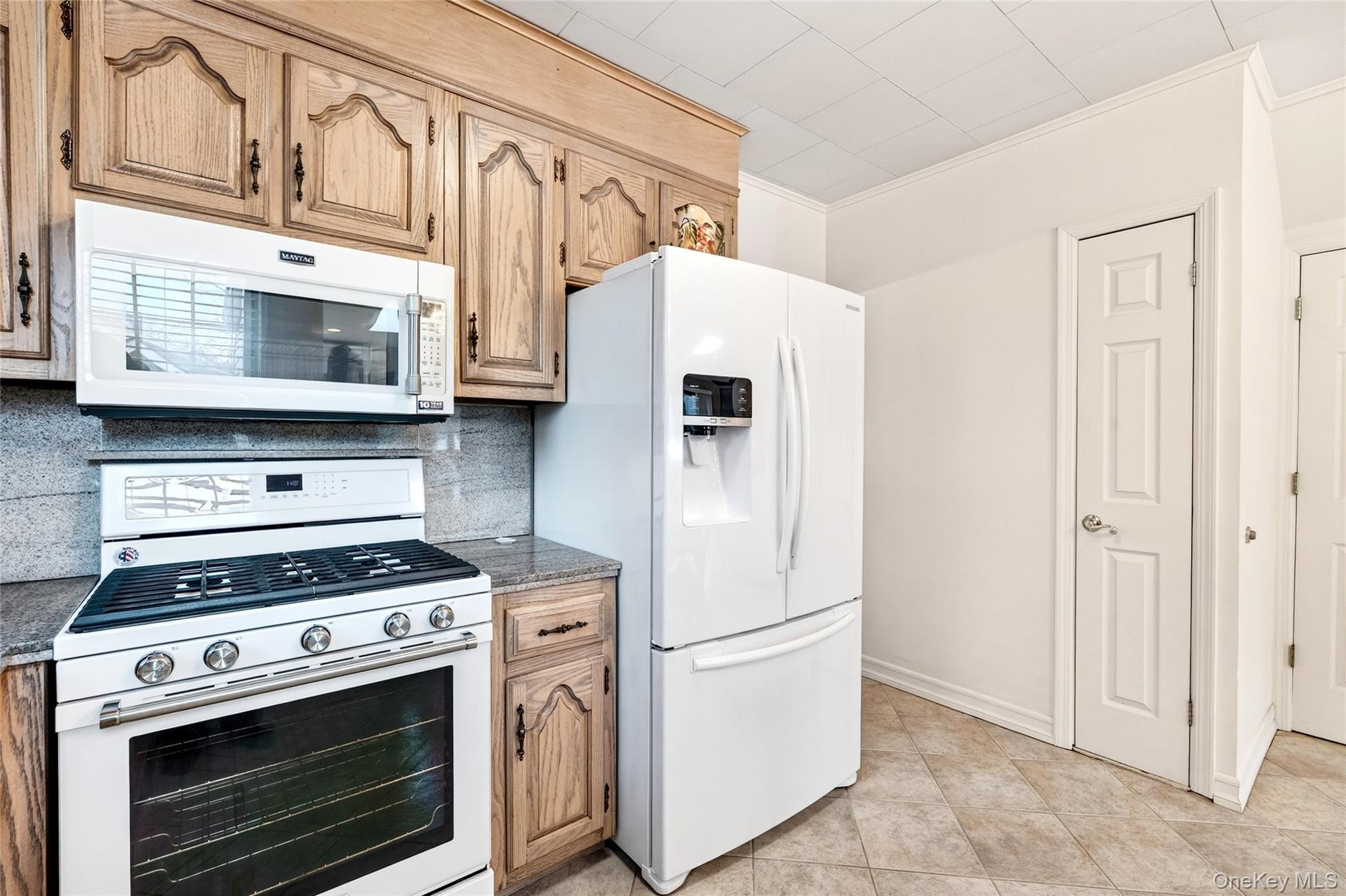Single Family Country Club Road Bronx, NY 10465, MLS-1054478-20