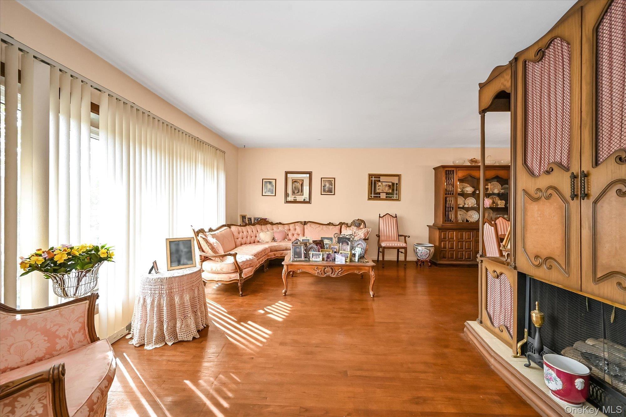 Single Family 25th Avenue Queens, NY 11357, MLS-1054489-2