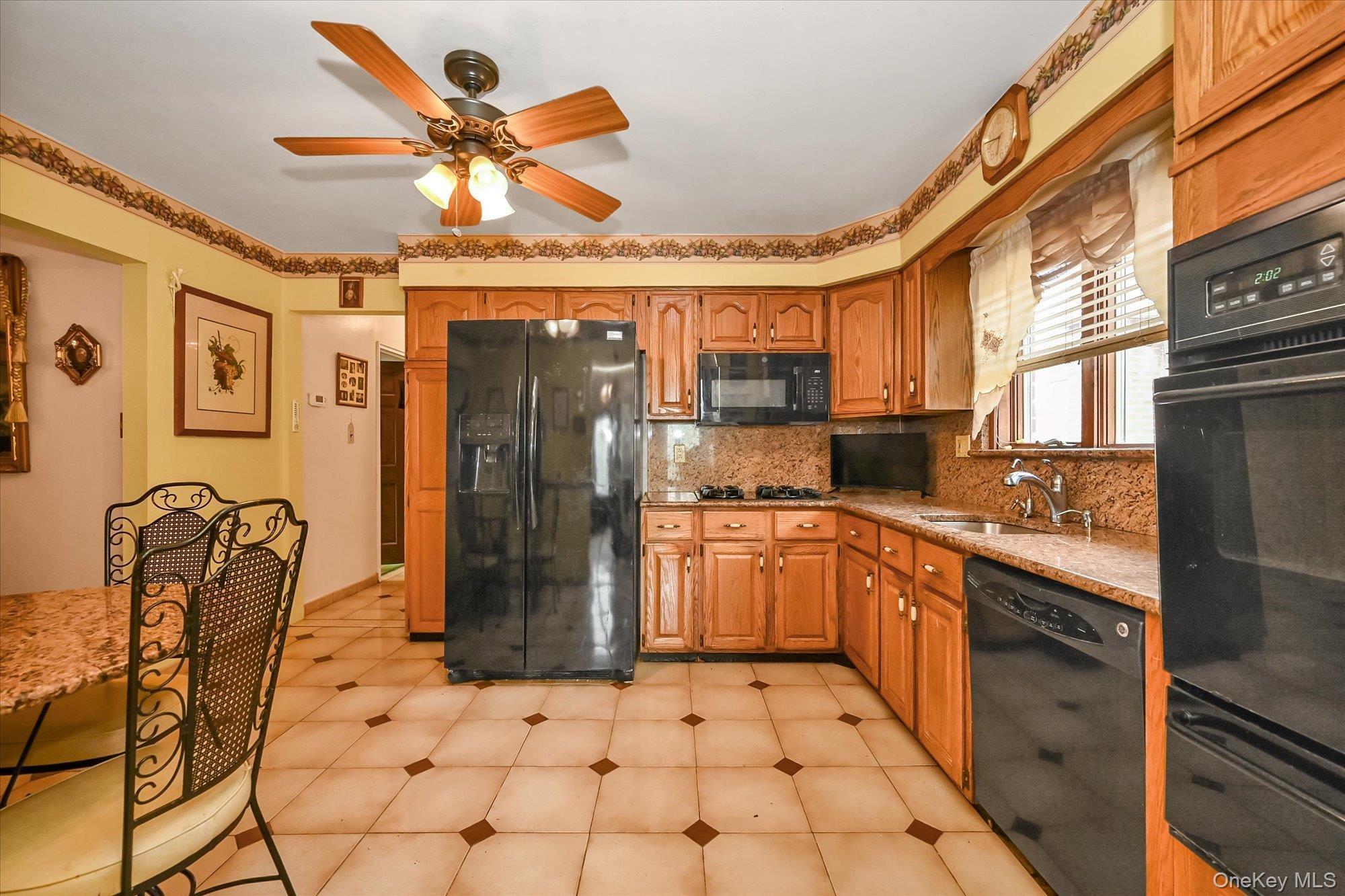 Single Family 25th Avenue Queens, NY 11357, MLS-1054489-4