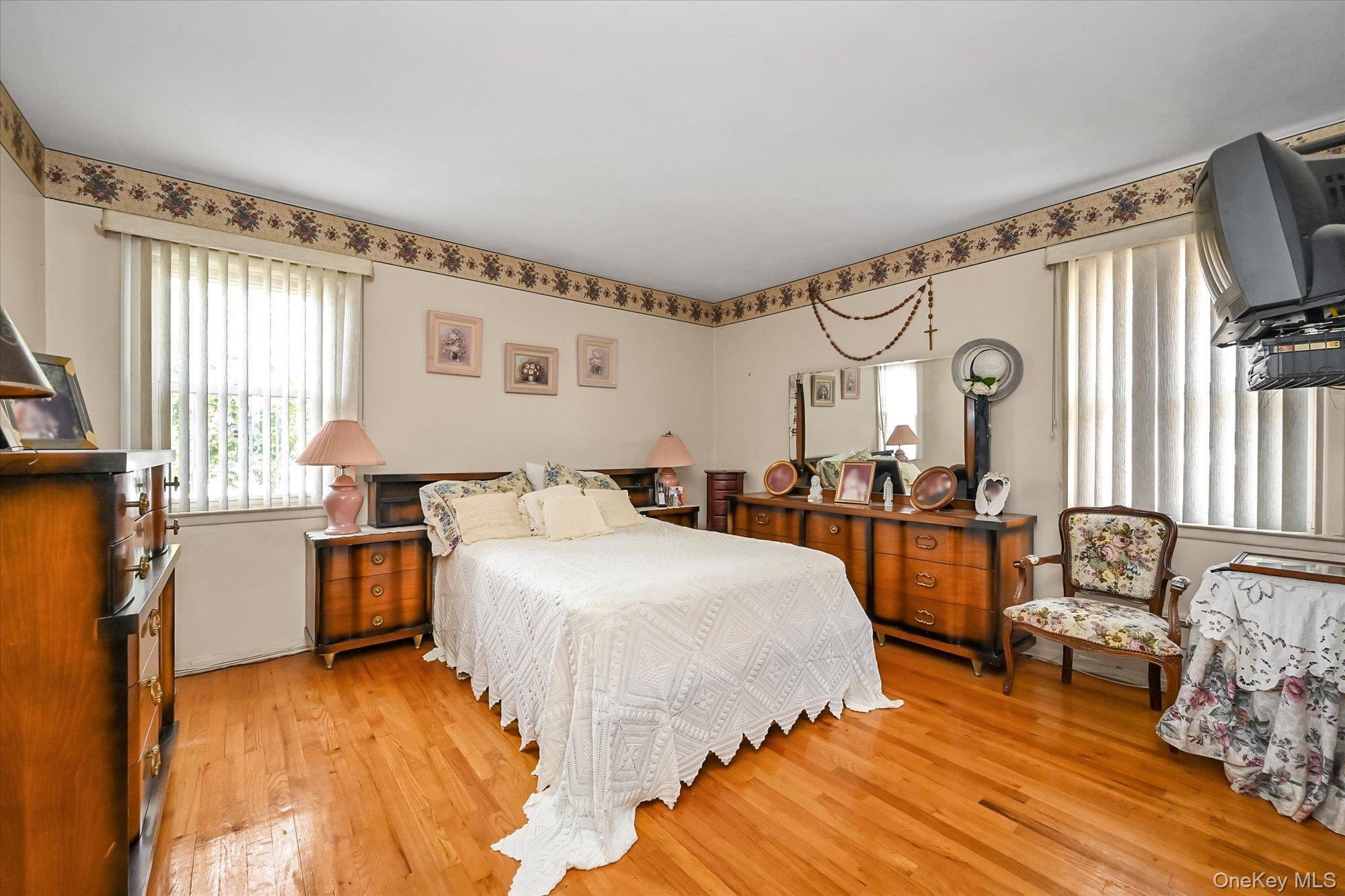 Single Family 25th Avenue Queens, NY 11357, MLS-1054489-7