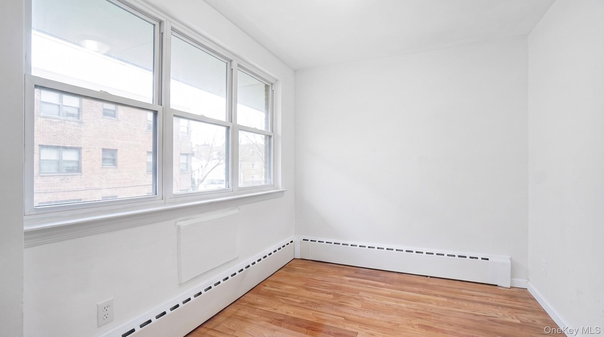 Single Family Huntington Avenue  Bronx, NY 10465, MLS-1054529-10