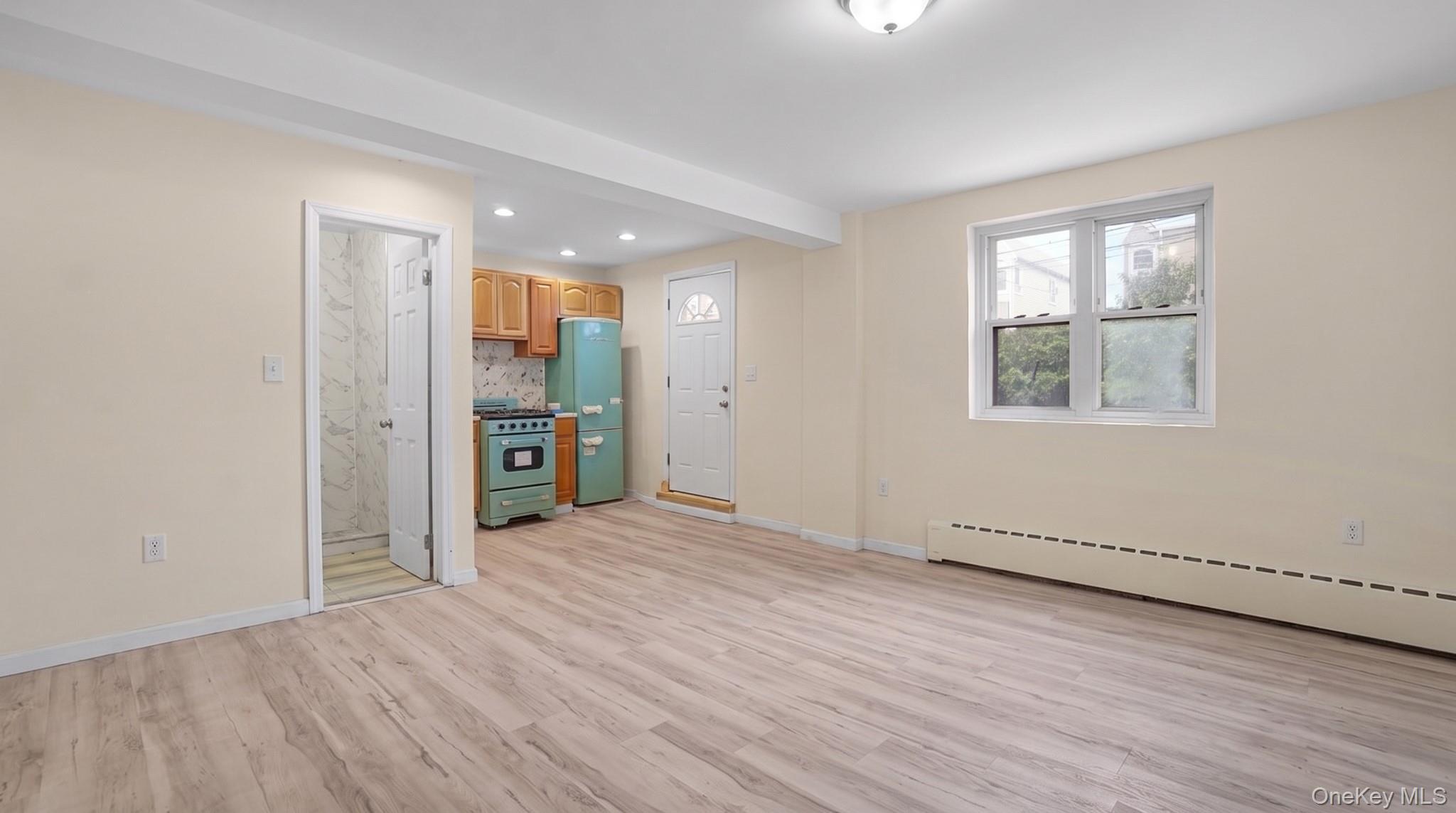 Single Family Huntington Avenue  Bronx, NY 10465, MLS-1054529-12