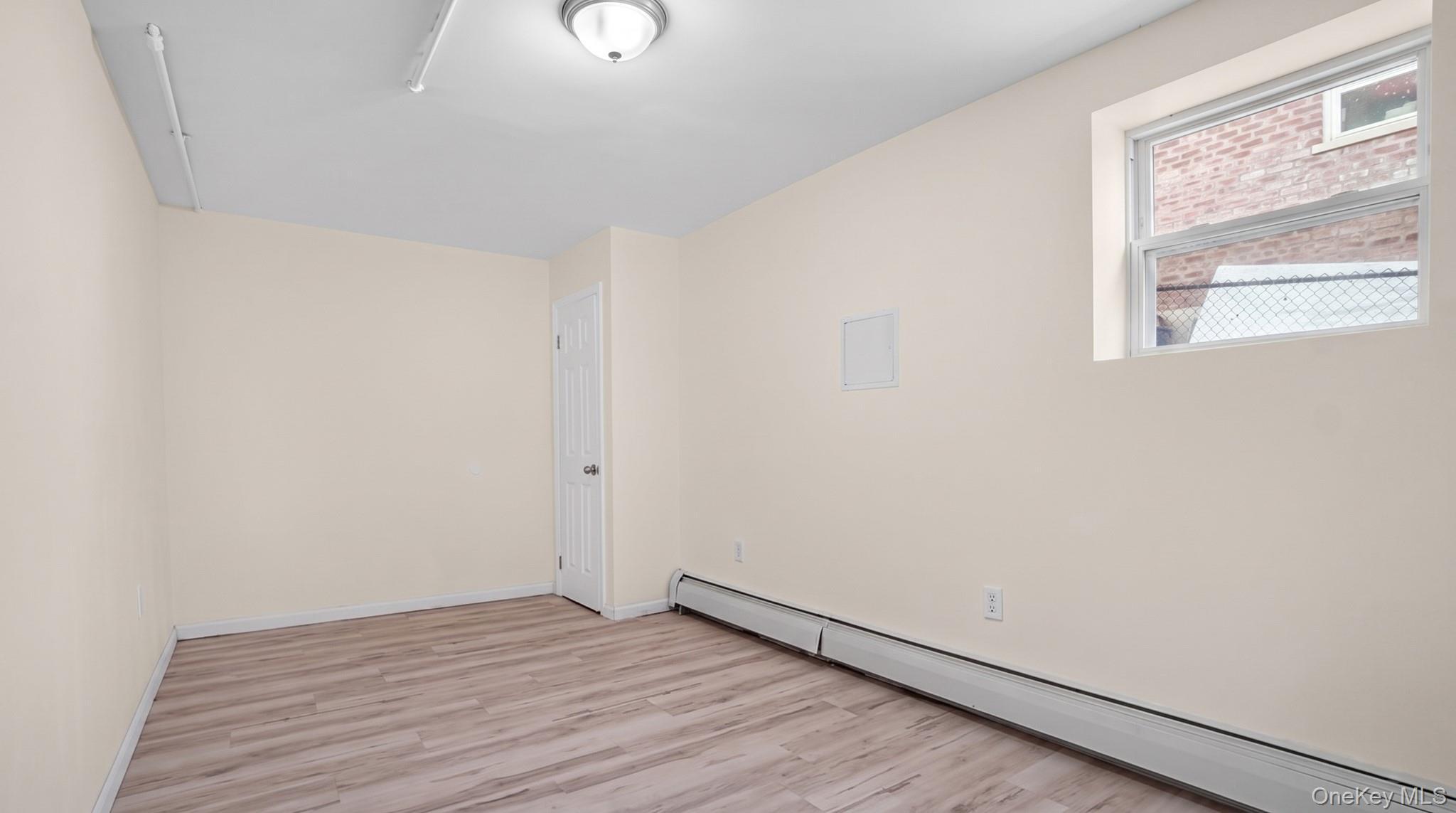 Single Family Huntington Avenue  Bronx, NY 10465, MLS-1054529-15