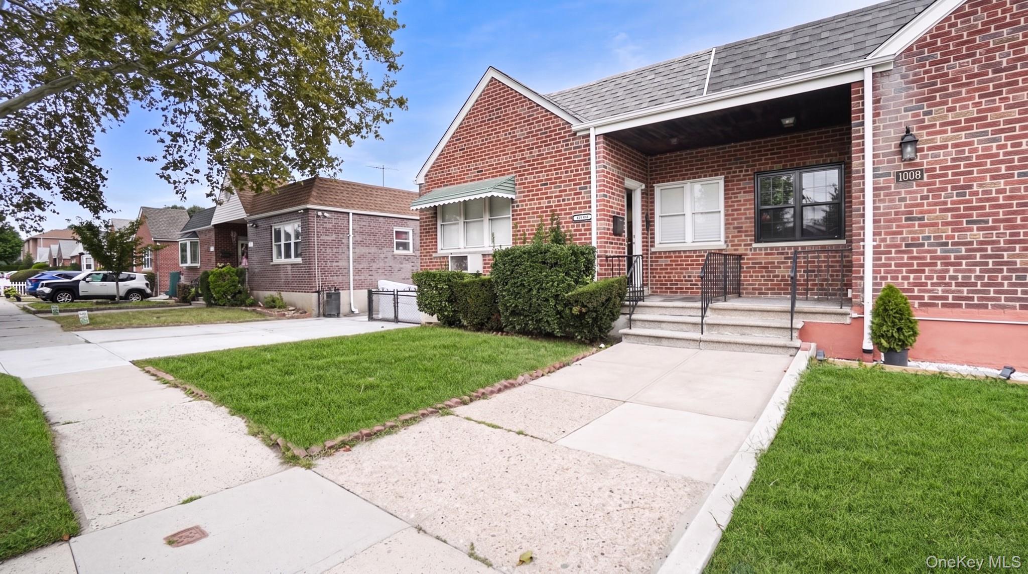 Single Family Huntington Avenue  Bronx, NY 10465, MLS-1054529-2