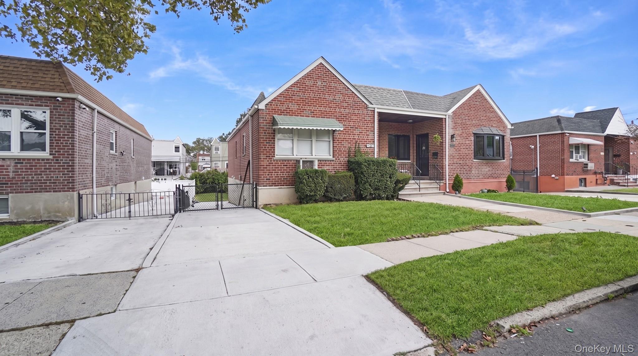 Single Family Huntington Avenue  Bronx, NY 10465, MLS-1054529-3