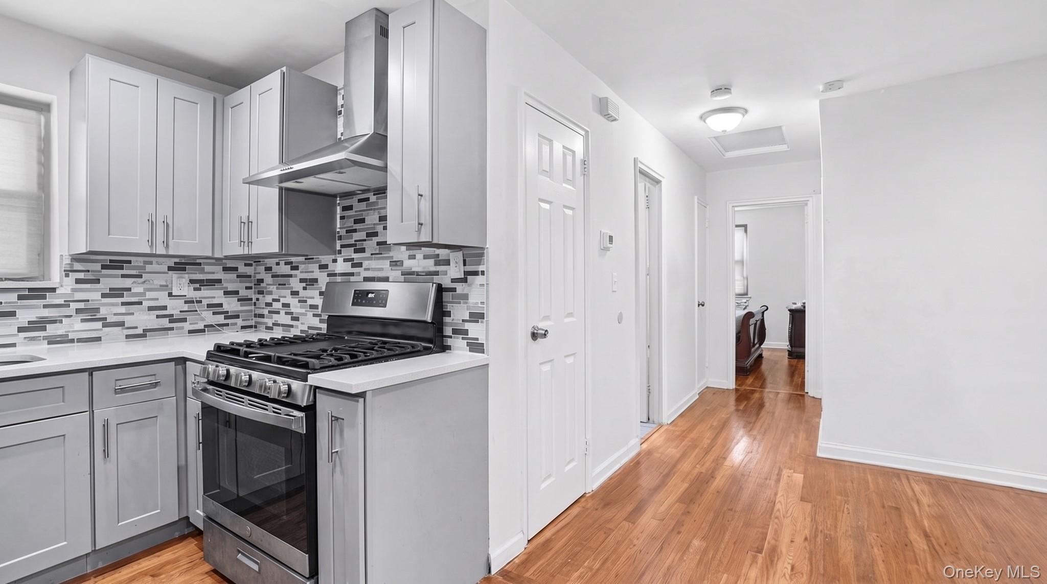 Single Family Huntington Avenue  Bronx, NY 10465, MLS-1054529-5