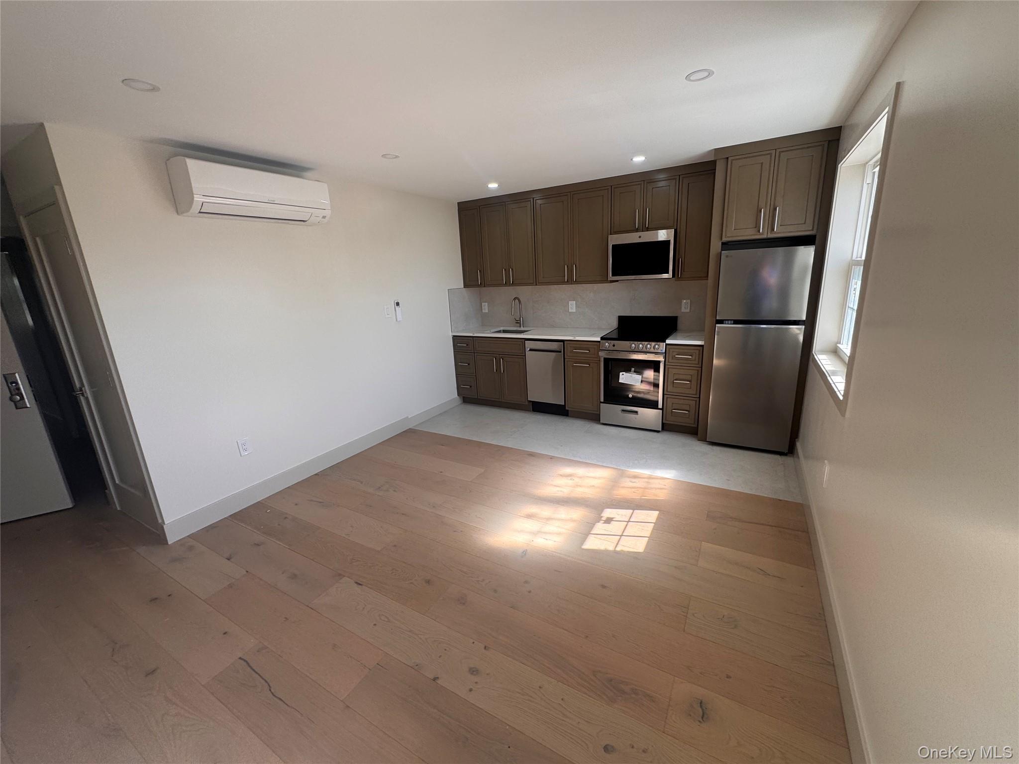 Single Family Colden Avenue  Bronx, NY 10462, MLS-1054566-3