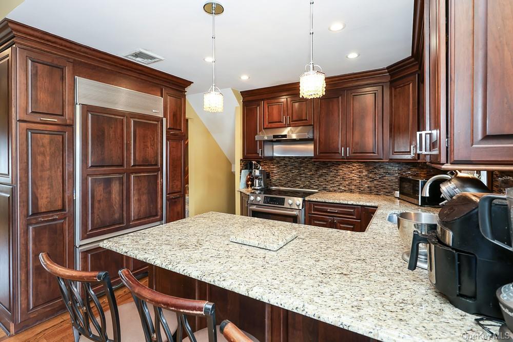 Single Family Kathleen Drive E Nassau County, NY 11791, MLS-1054579-14