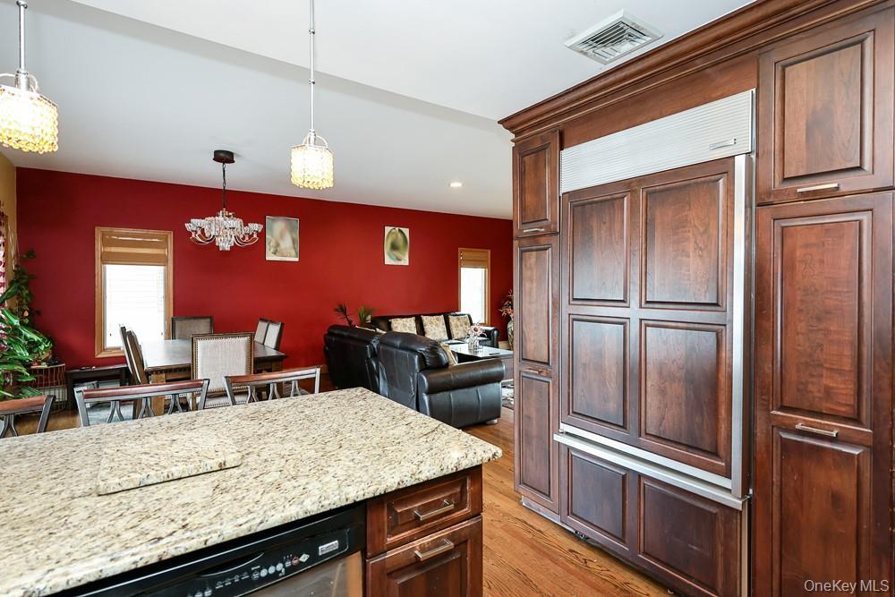 Single Family Kathleen Drive E Nassau County, NY 11791, MLS-1054579-16