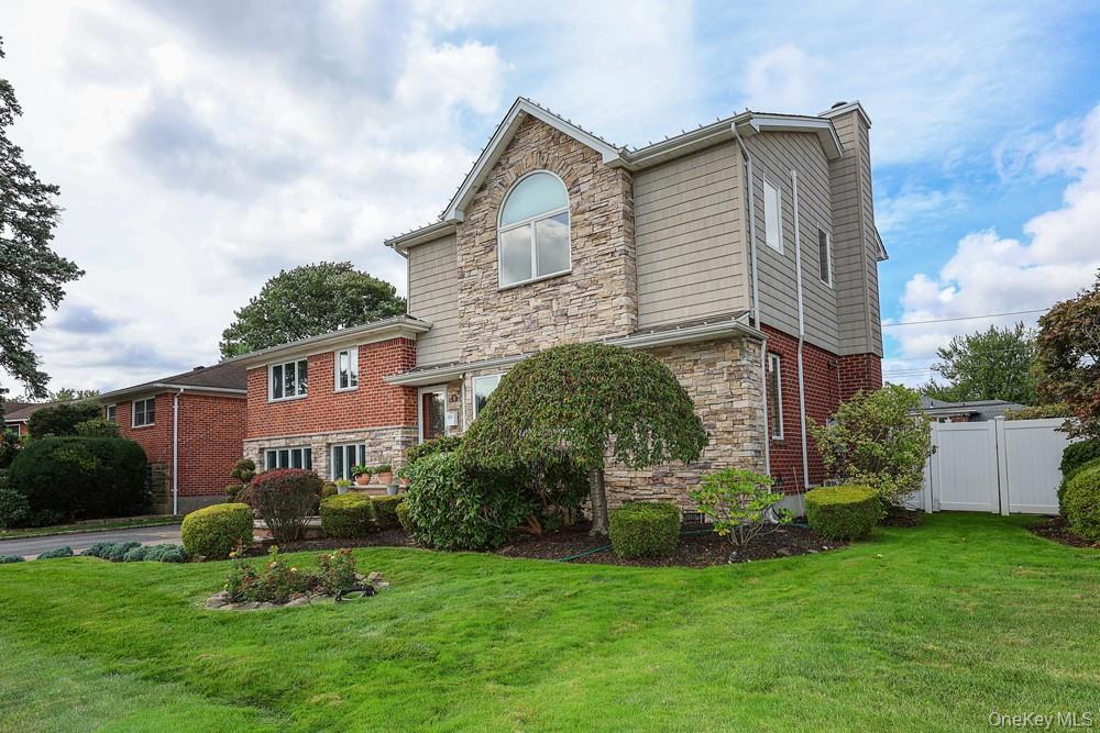 Single Family Kathleen Drive E Nassau County, NY 11791, MLS-1054579-2