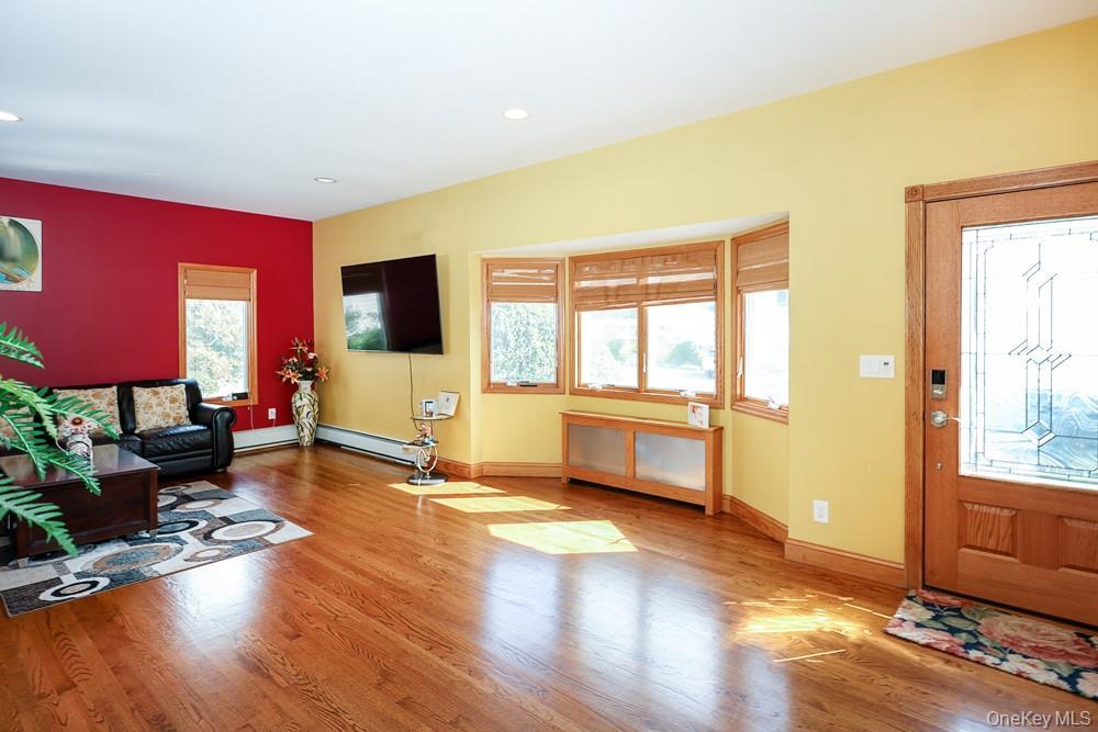 Single Family Kathleen Drive E Nassau County, NY 11791, MLS-1054579-6