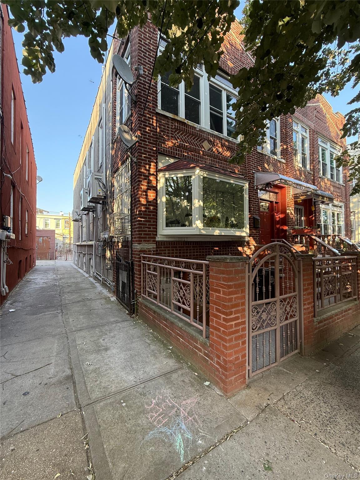 Single Family Essex Street  Brooklyn, NY 11208, MLS-1054590-2