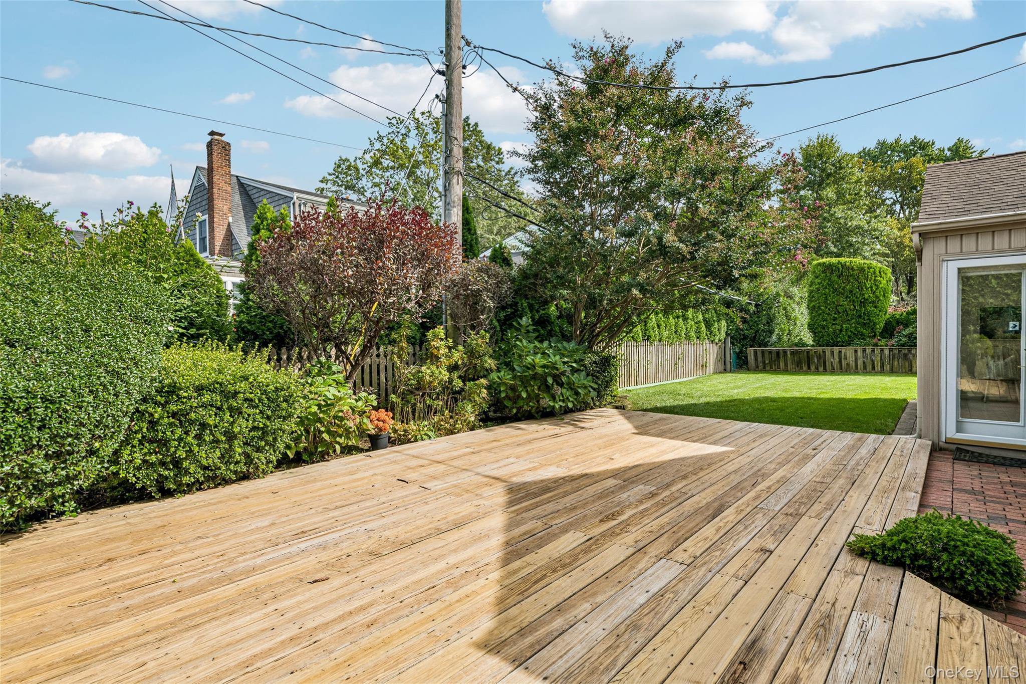 Single Family Linden Street Nassau County, NY 11530, MLS-1054649-28