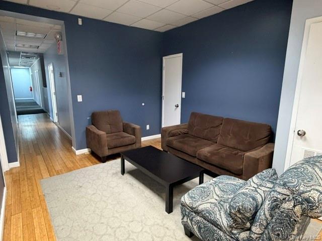 Commercial Lease E Tremont Avenue Bronx, NY 10465, MLS-1054651-18