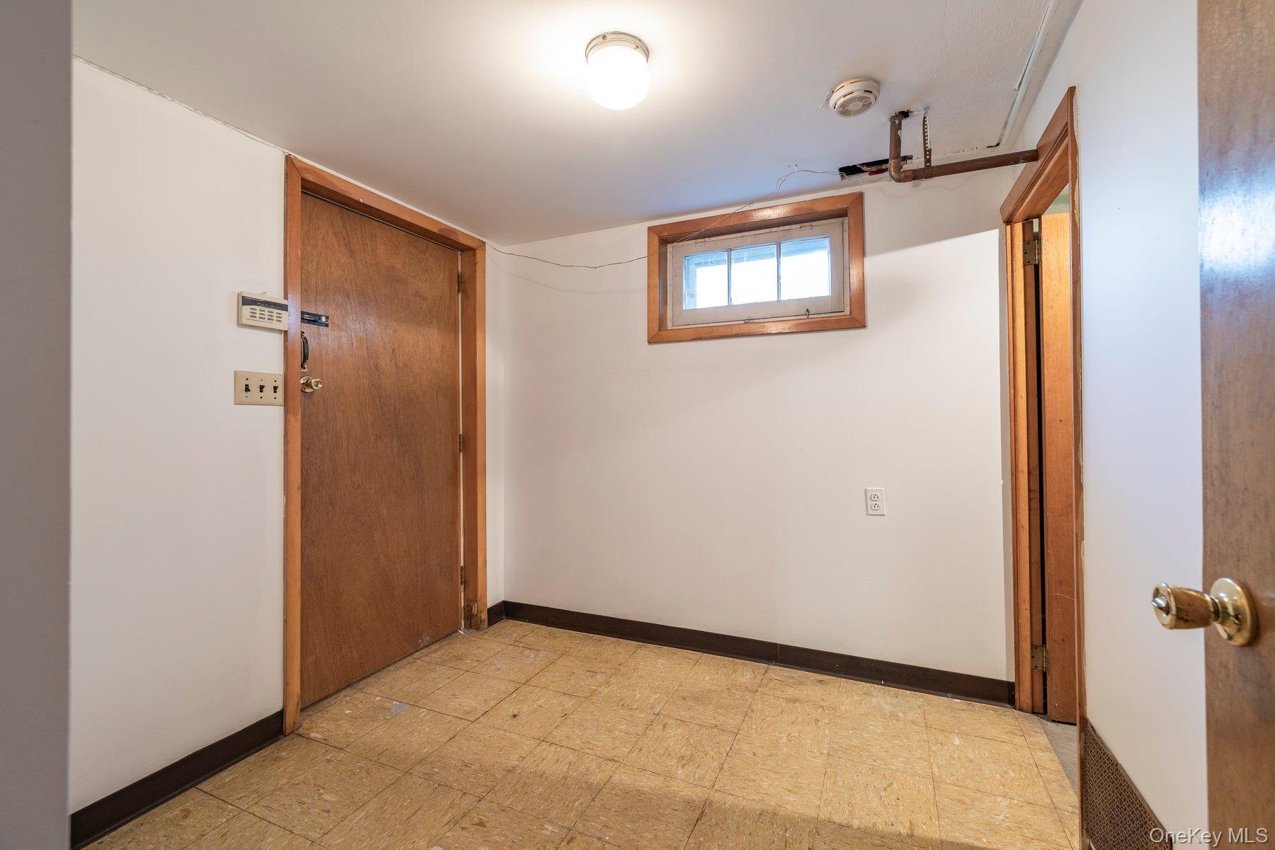 Single Family E Carpenter Street  Nassau County, NY 11580, MLS-1054694-27