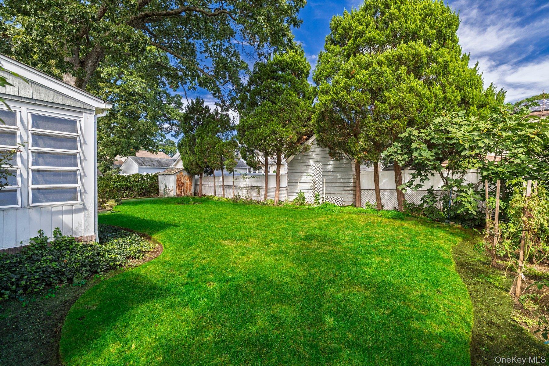 Single Family E Carpenter Street  Nassau County, NY 11580, MLS-1054694-35