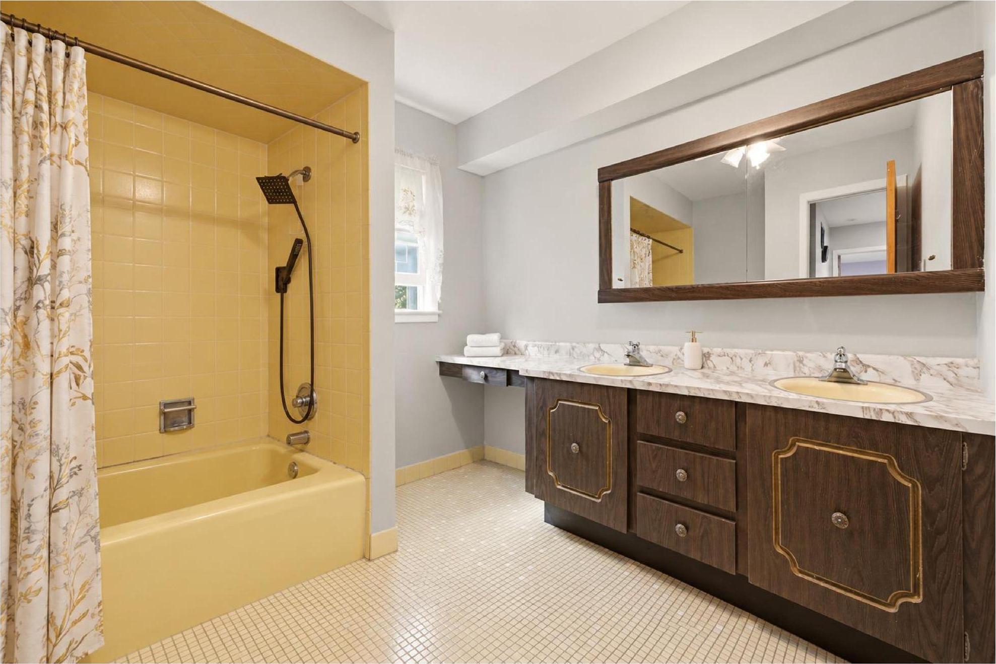 Single Family Grand Central Parkway Queens, NY 11432, MLS-1054697-21