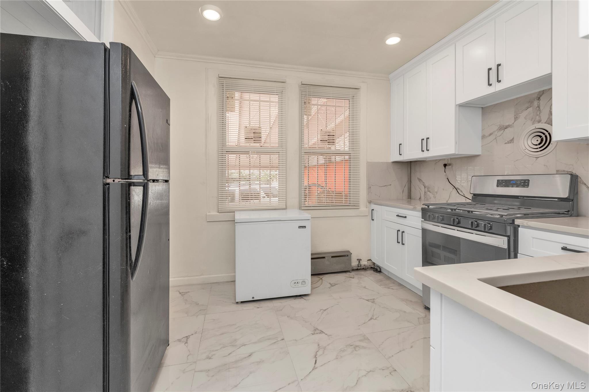Single Family 199th Street Queens, NY 11423, MLS-1054710-10