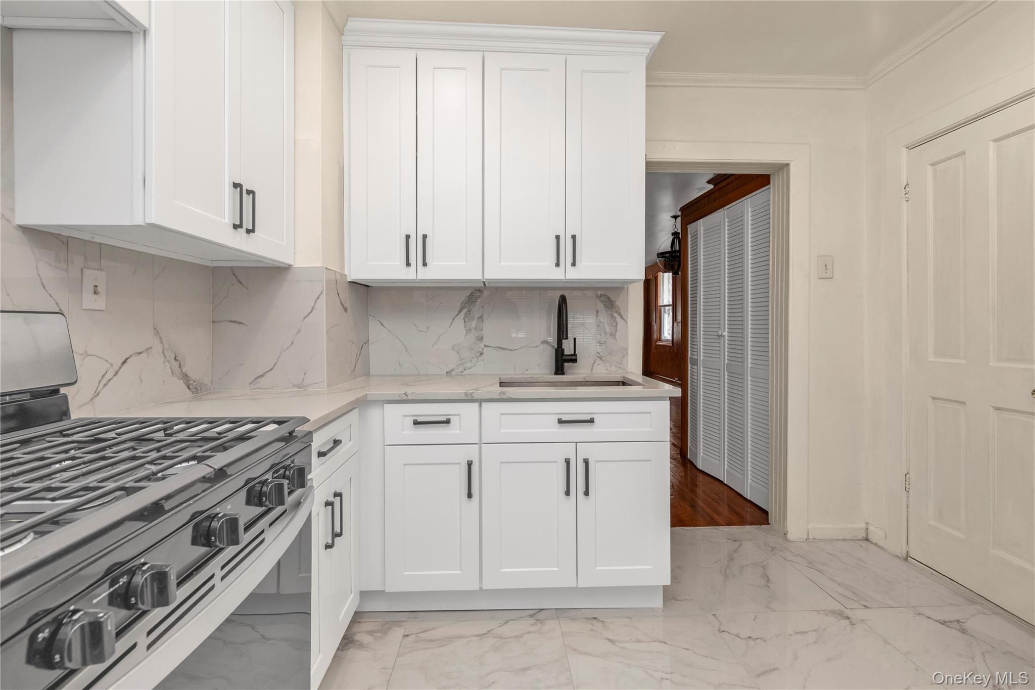Single Family 199th Street Queens, NY 11423, MLS-1054710-9