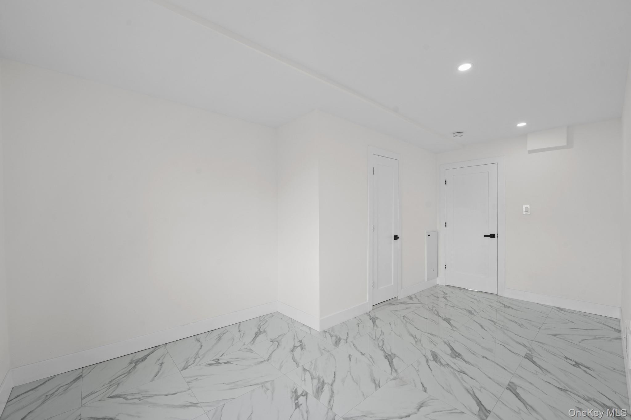 Single Family Murdock Avenue  Bronx, NY 10466, MLS-1054739-13