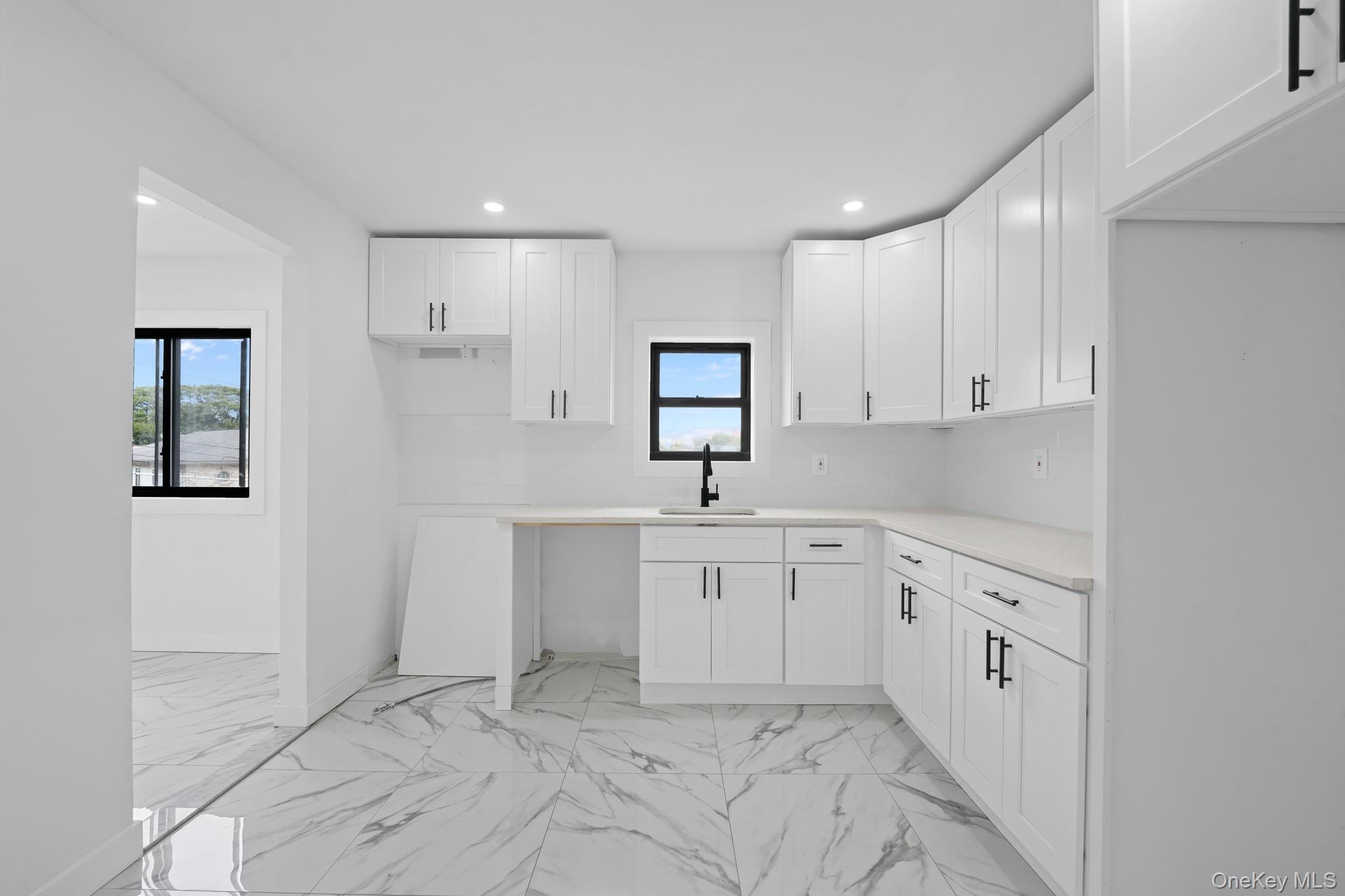 Single Family Murdock Avenue  Bronx, NY 10466, MLS-1054739-4