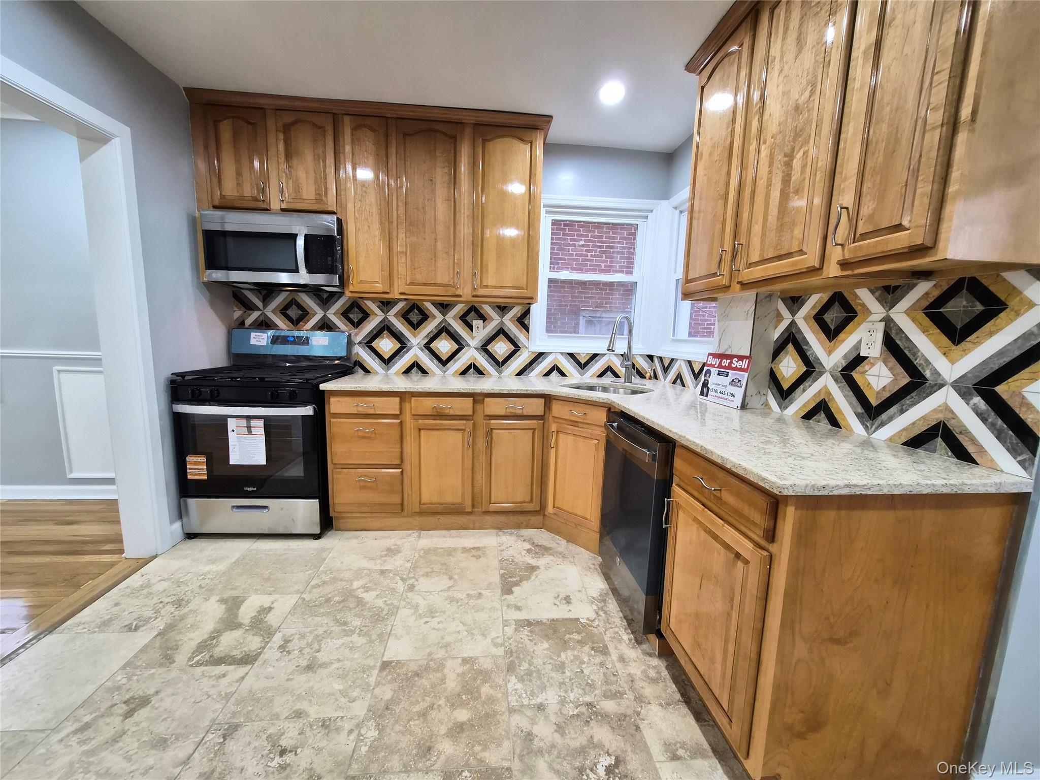 Single Family Utopia Parkway  Queens, NY 11432, MLS-1054748-6