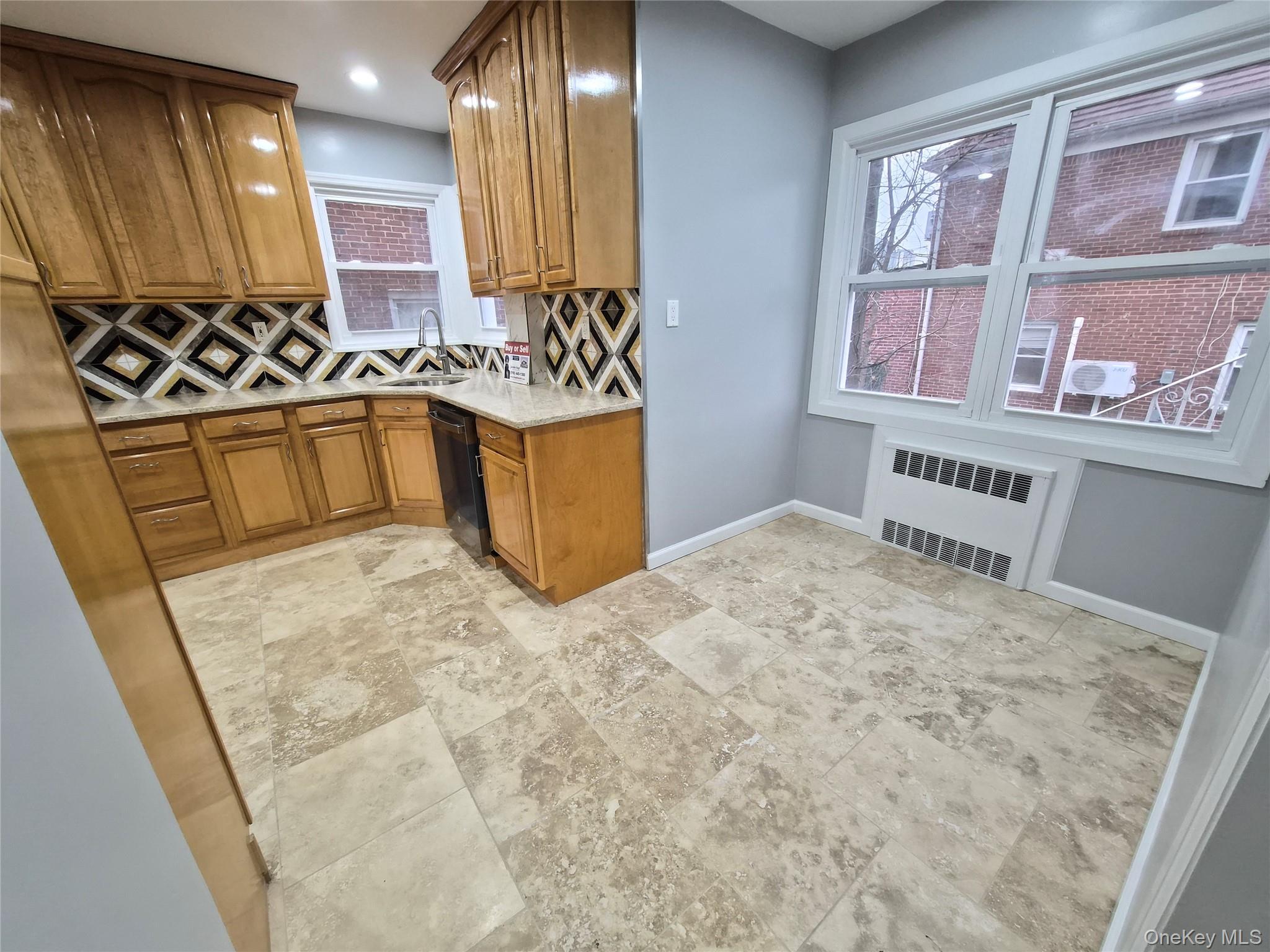 Single Family Utopia Parkway  Queens, NY 11432, MLS-1054748-7
