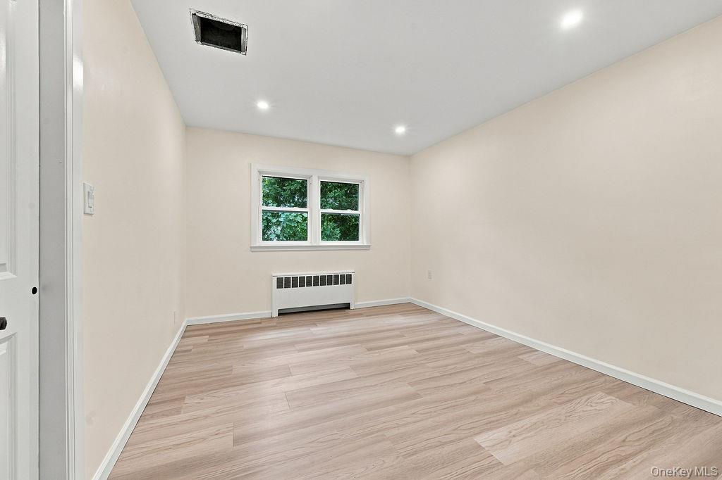 Single Family Middle Neck Road Nassau County, NY 11576, MLS-1054753-19