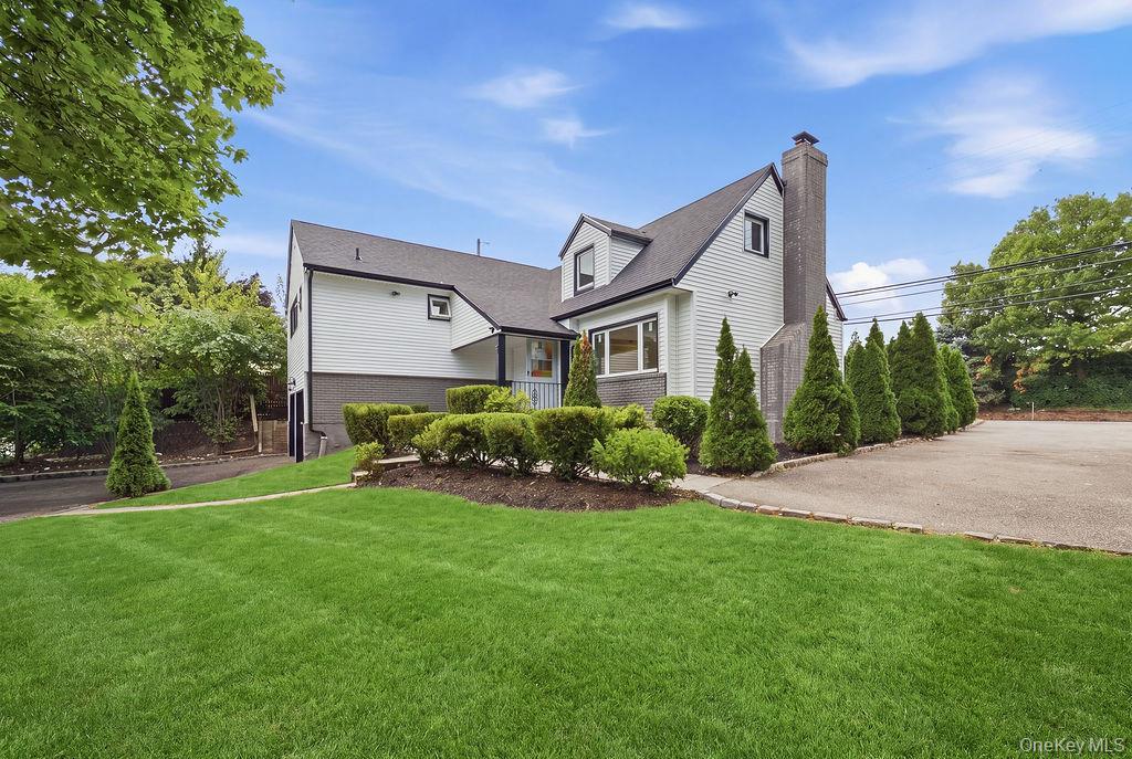Single Family Middle Neck Road Nassau County, NY 11576, MLS-1054753-25