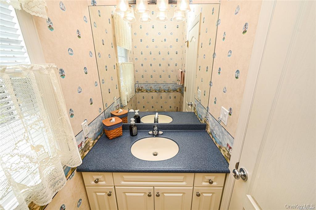 Single Family Pondview Road  Suffolk County, NY 11901, MLS-1054756-13