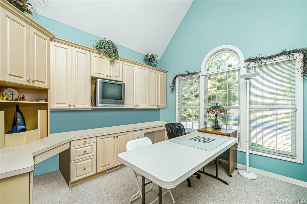 Single Family Pondview Road  Suffolk County, NY 11901, MLS-1054756-25
