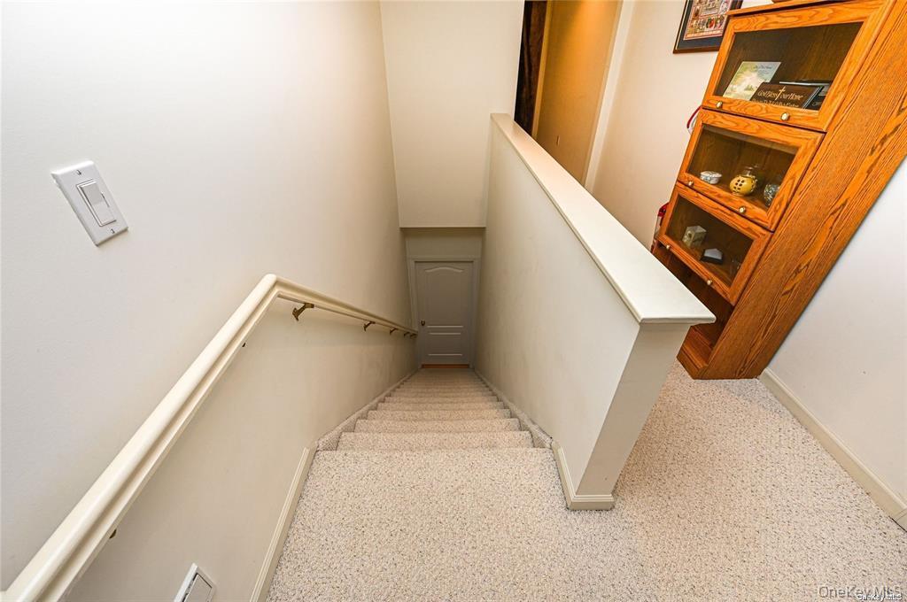 Single Family Pondview Road  Suffolk County, NY 11901, MLS-1054756-27
