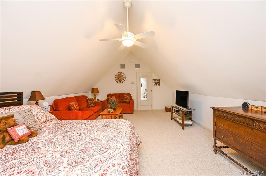 Single Family Pondview Road  Suffolk County, NY 11901, MLS-1054756-29