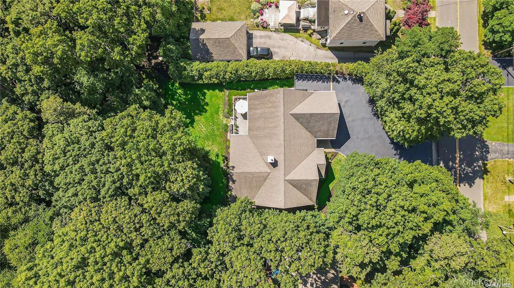 Single Family Pondview Road  Suffolk County, NY 11901, MLS-1054756-5