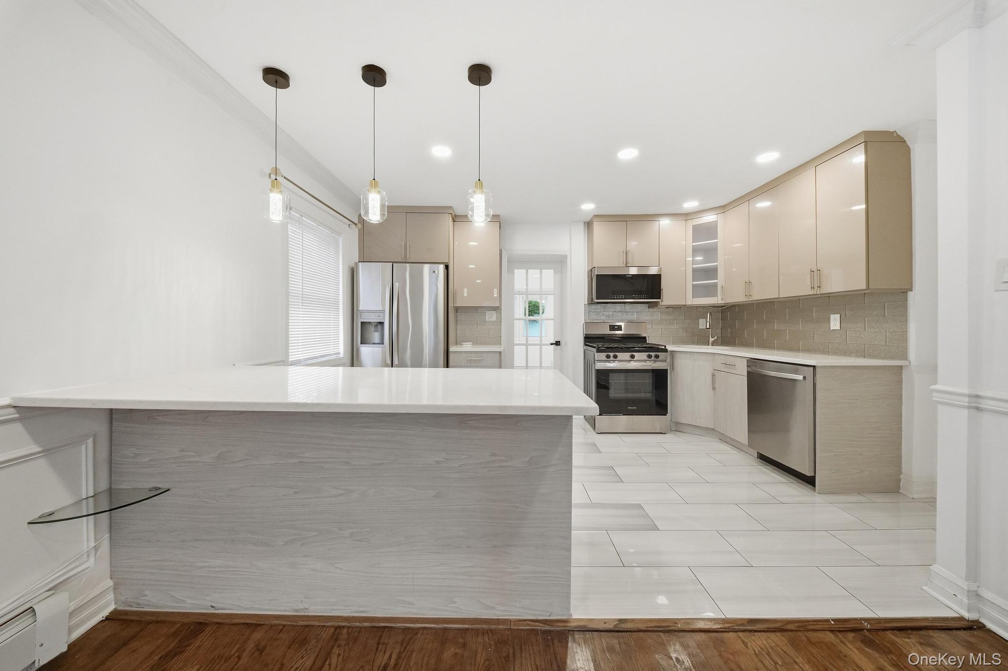 Single Family 249th Street Queens, NY 11426, MLS-1054826-10