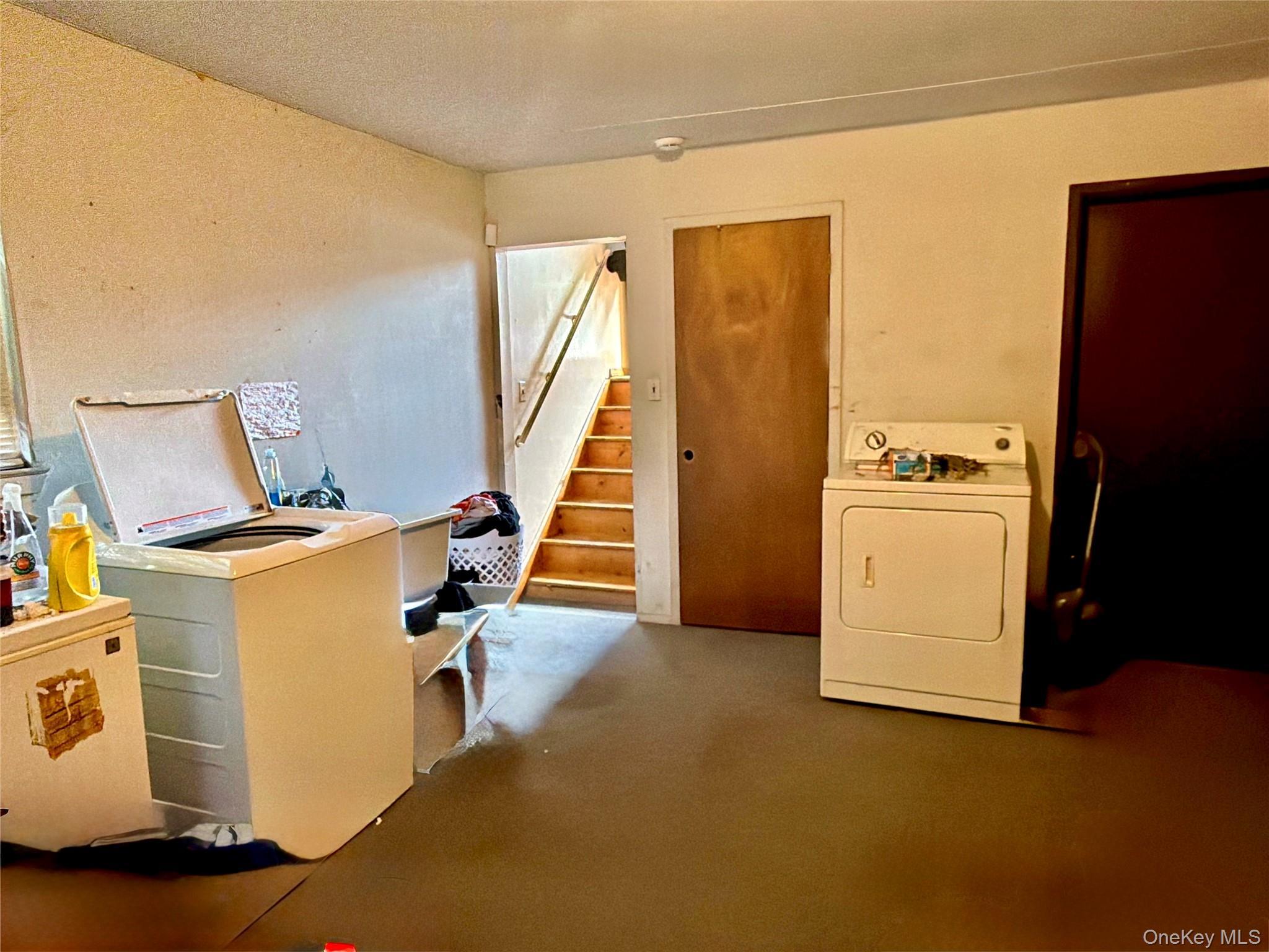 Single Family 229th Street  Queens, NY 11413, MLS-1054832-31