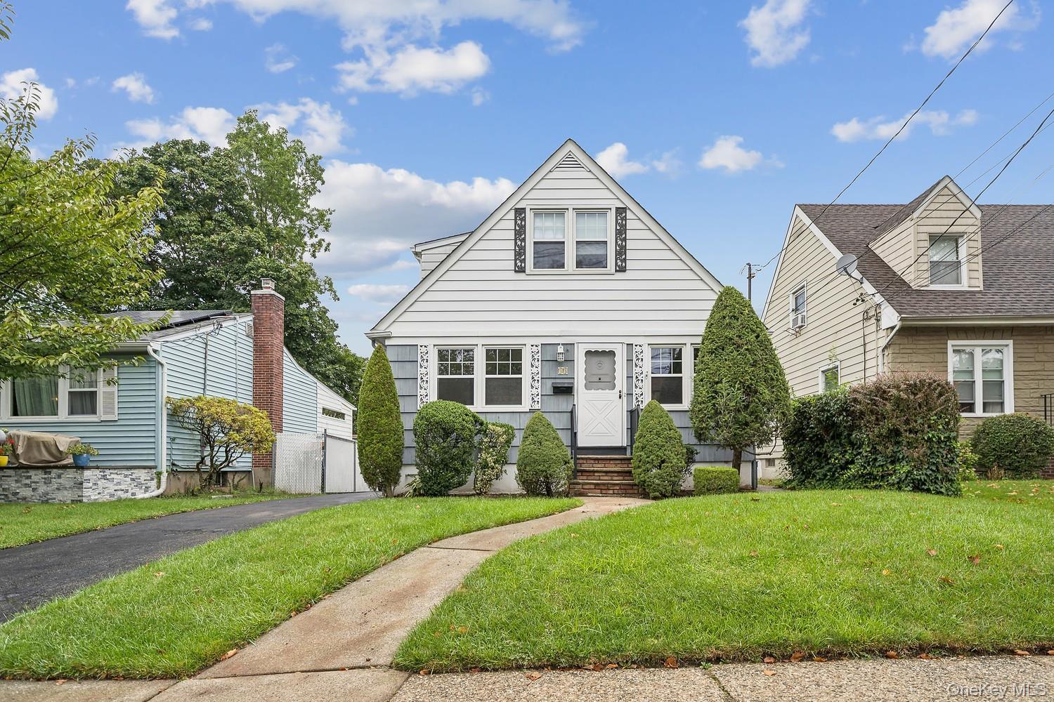 Single Family Margaretta Court  Staten Island, NY 10314, MLS-1054835-8