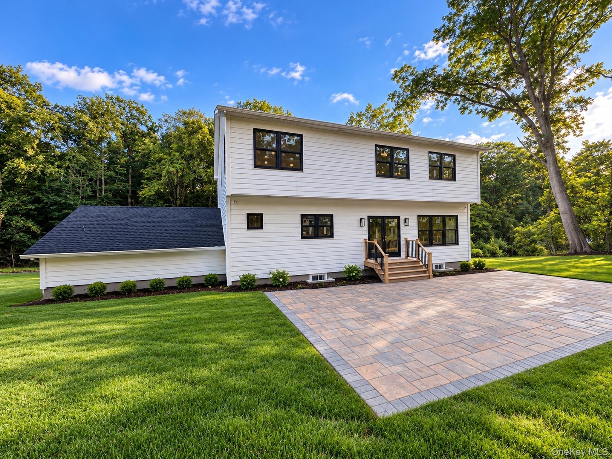 Single Family Overton Pass Suffolk County, NY 11780, MLS-1054875-23