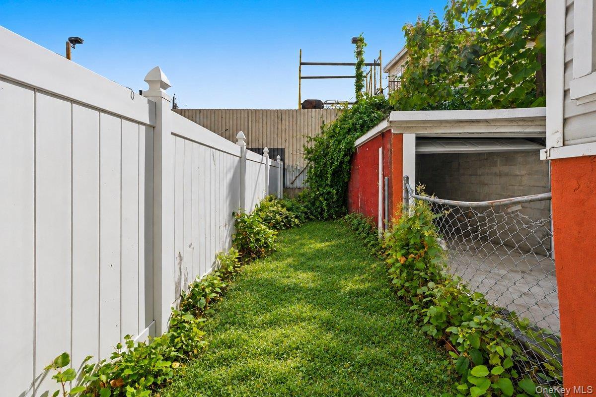 Single Family 44th Street  Queens, NY 11378, MLS-1054902-15