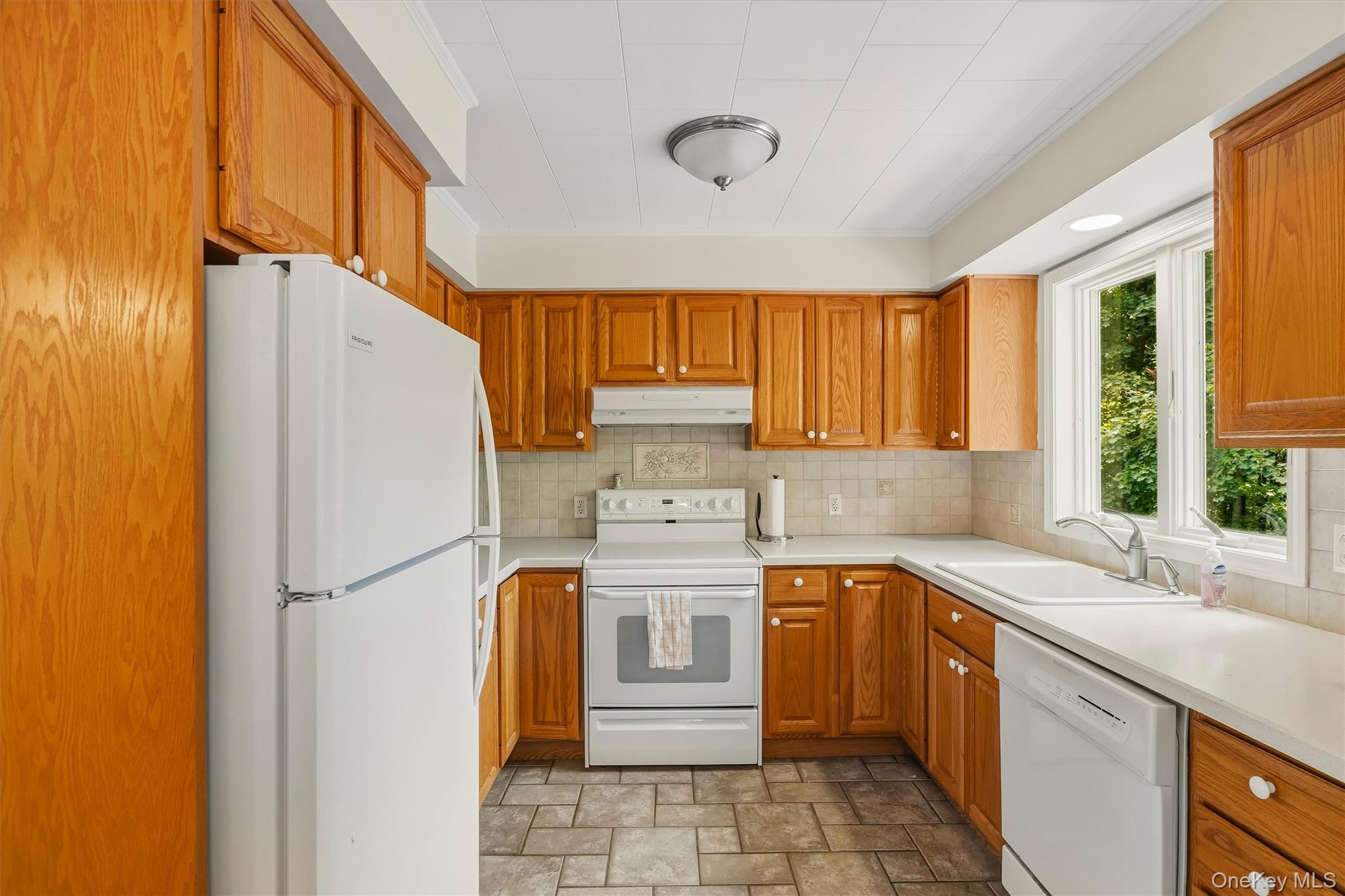 Single Family Sunrise Heights  Orange County, NY 10924, MLS-1054906-13