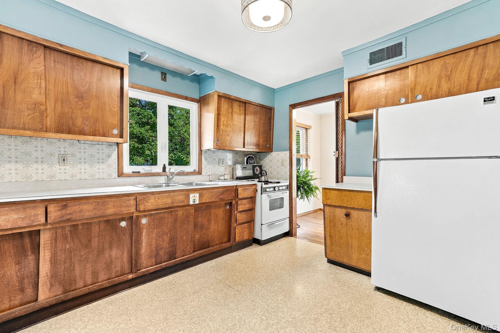 Single Family Glen Drive Dutchess County, NY 12590, MLS-1054932-5